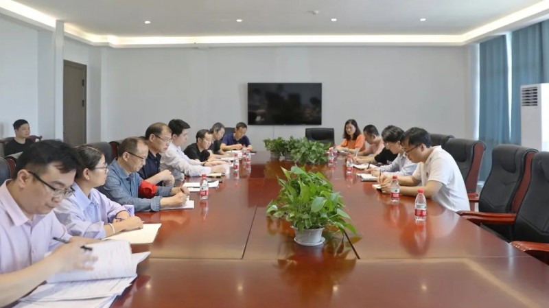 文演集團(tuán)黨委委員、副總經(jīng)理柯亨龍赴南昌市文演高級(jí)中